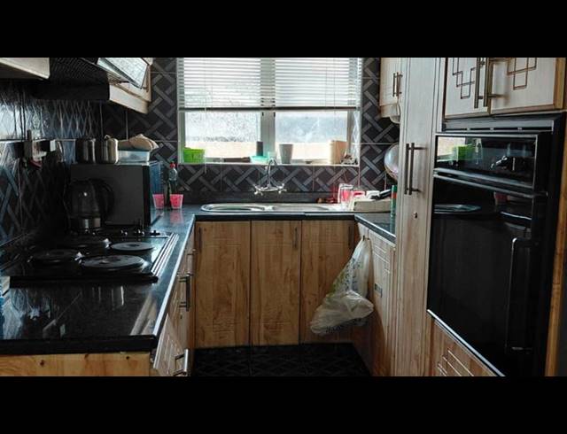 4 BEDROOM HOUSE FOR SALE IN WOODVIEW